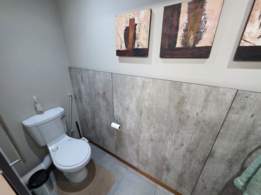 6 Bedroom Property for Sale in Dan Pienaar Free State